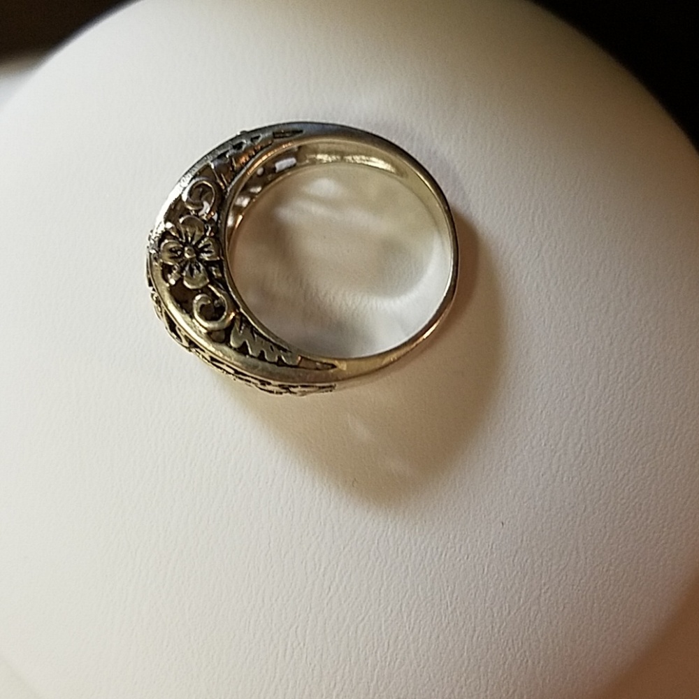 Sterling Silver Ring - Picture 3 of 3